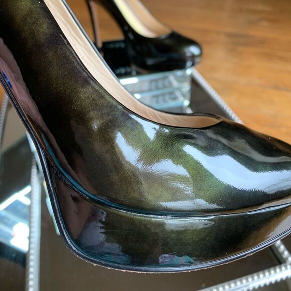 Joan & David Dark Green Patent Leather Formal Heels - Picture 5 of 13